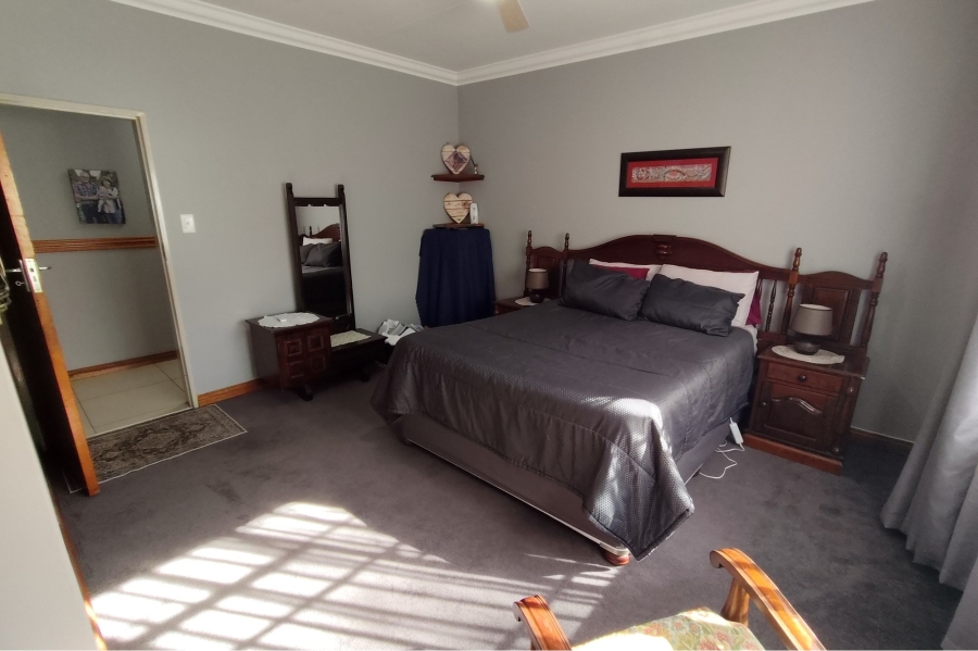 8 Bedroom Property for Sale in Broederstroom North West